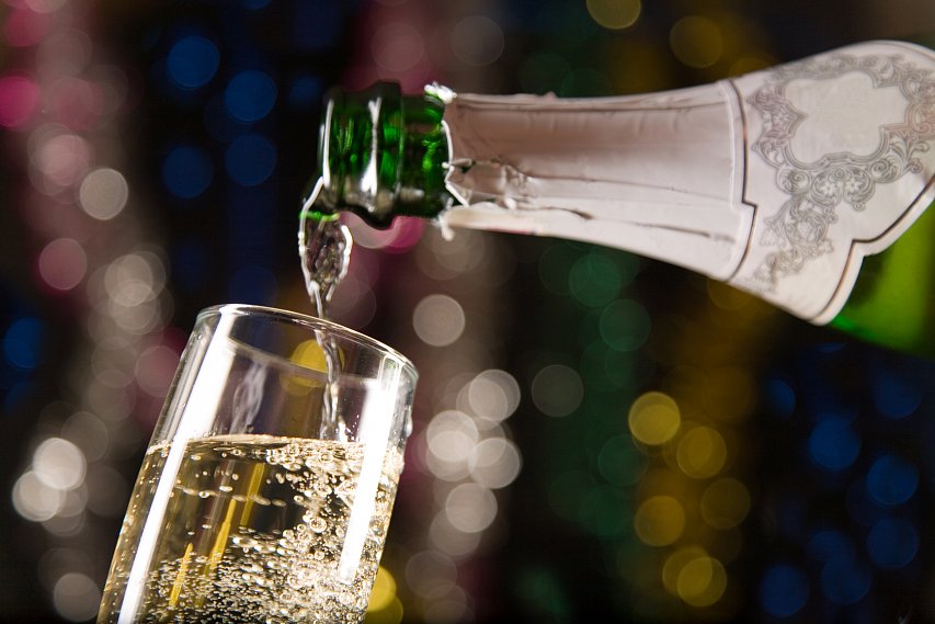 Новогодние советы Zhel.city: как правильно выбирать шампанское?