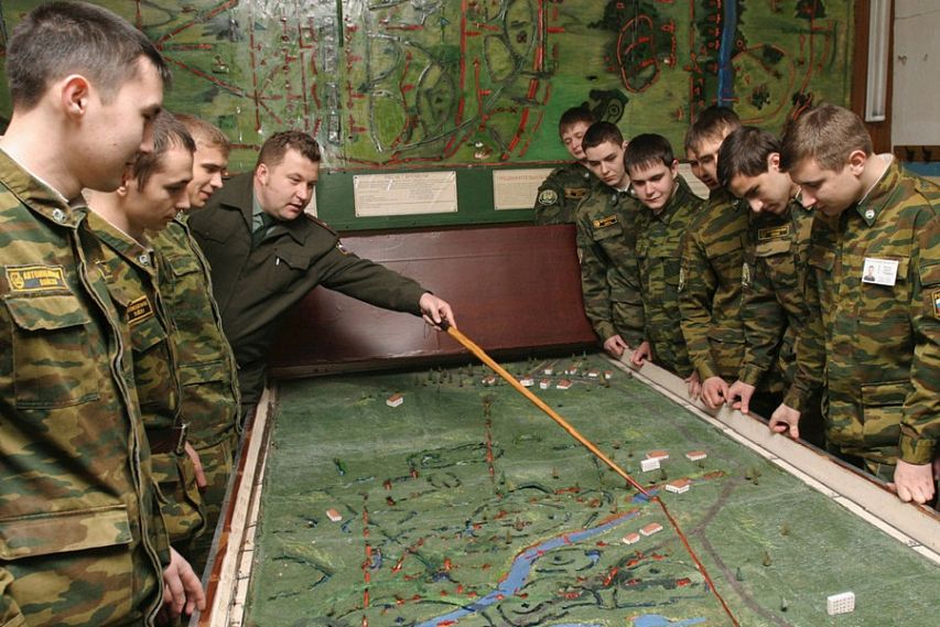 В Железногорске проходит набор в военные вузы страны