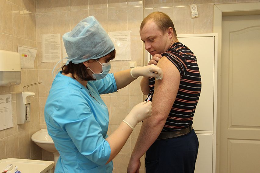 В Курской области завершается вакцинация от гриппа 