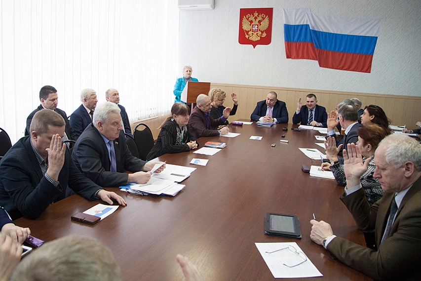 Железногорские депутаты одобрили инициативу горожан: у города горняков появится свой флаг