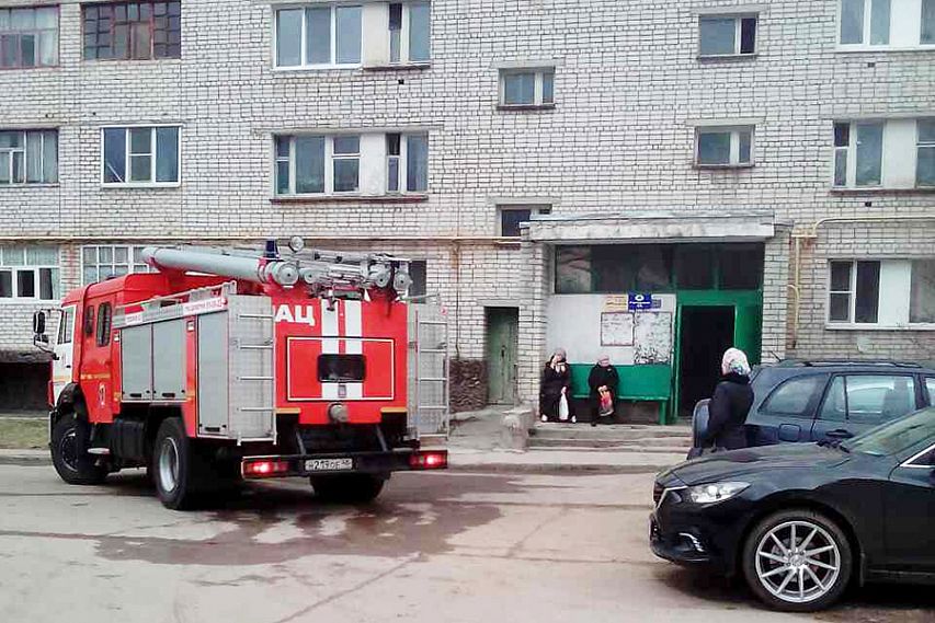 В подъезде жилого дома Железногорска случился пожар