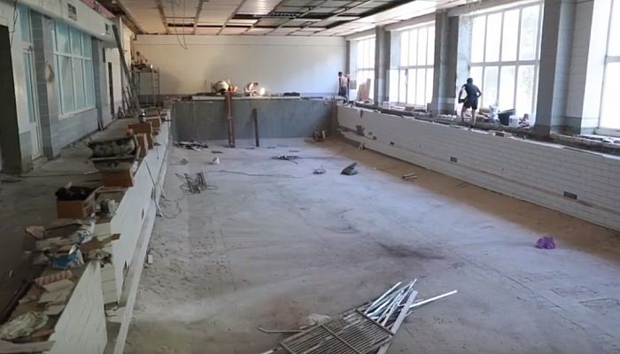 В Железногорске идет ремонт бассейна «Альбатрос»