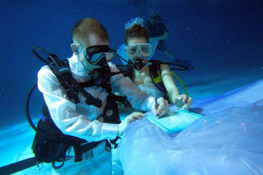 Хоть под водой: регистрацию отношений хотят сделать проще