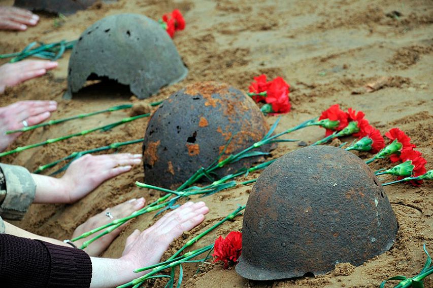 Вахта памяти 2016. Курские поисковики перезахоронили останки 27 солдат и офицеров