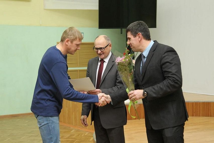 Начинающим педагогам Железногорска вручили премии компании «Металлоинвест»