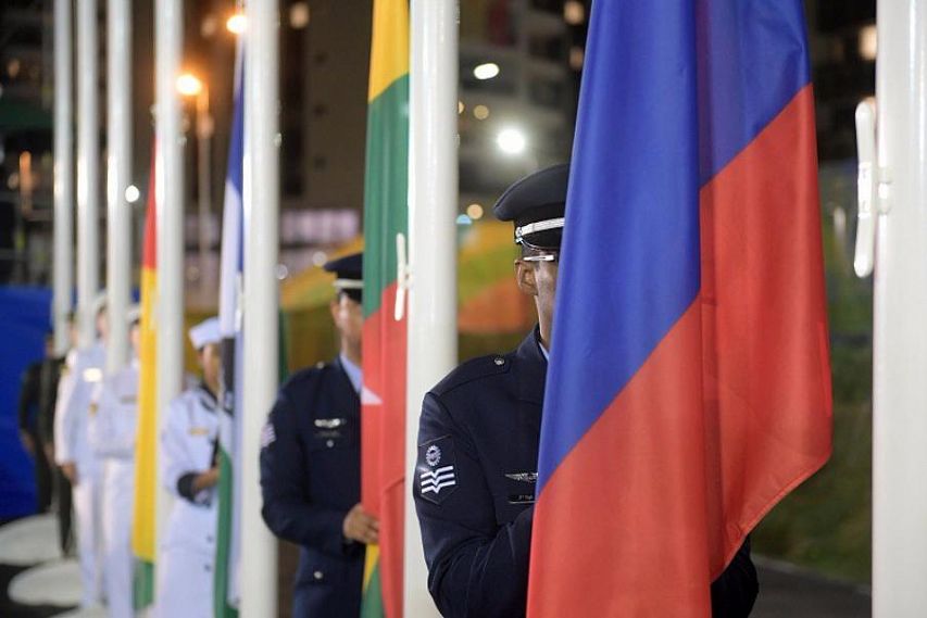 В олимпийской деревне Рио подняли российский флаг