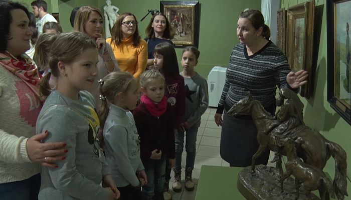 В Курске проходит выставка картин из фондов Третьяковской галереи