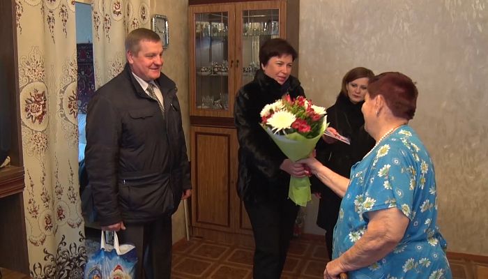 В Железногорске более 40 человек с ограниченными возможностями здоровья получили продуктовые наборы