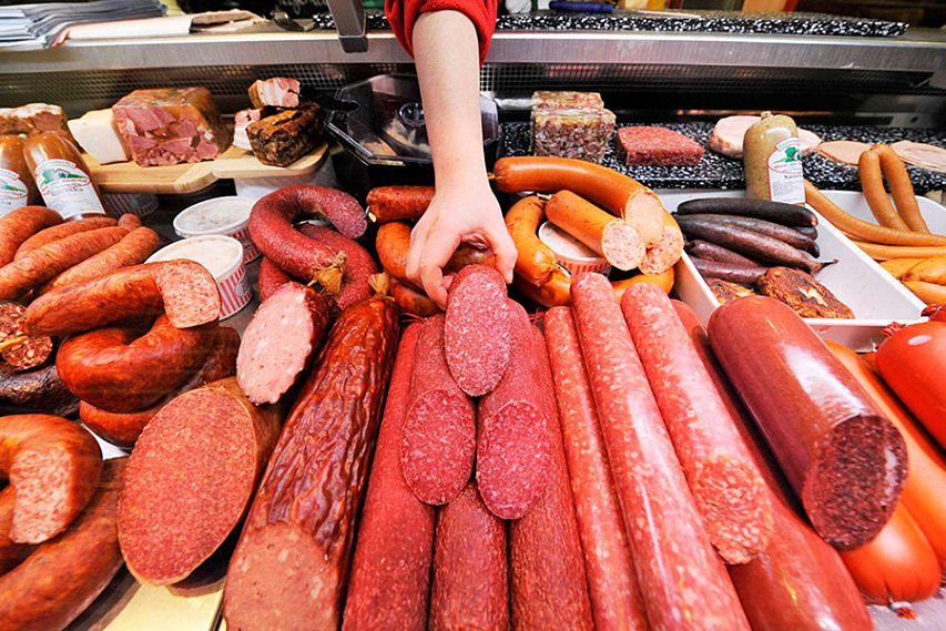 В Железногорске жительница Сумской области торговала опасной колбасой