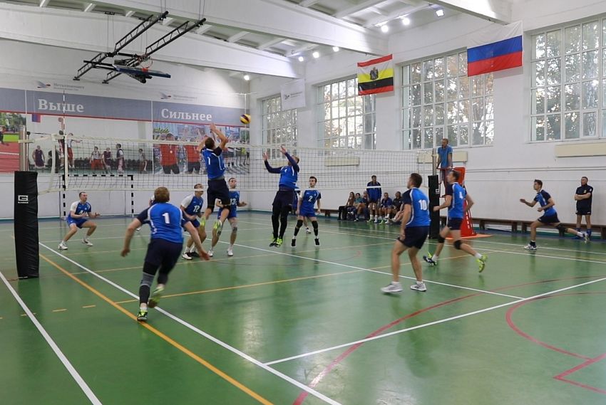 В Железногорске прошёл традиционный волейбольный турнир памяти Владимира Прибыльнова