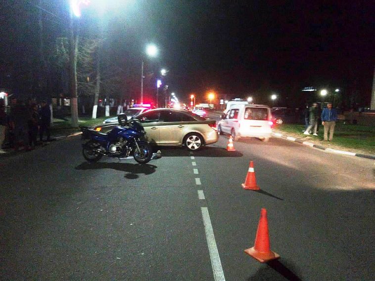 В Железногорске повредили иномарки, мотоцикл столкнулся с авто и пешеход попал под колёса