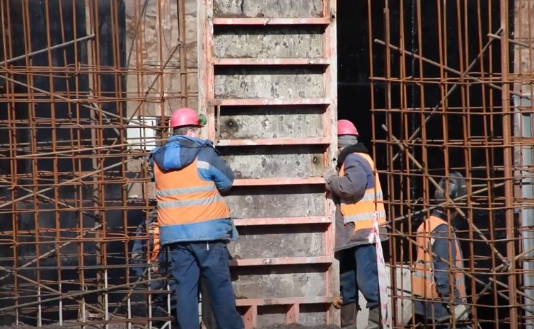 Рудстрой ищет специалистов для строительства объектов в Железногорске 