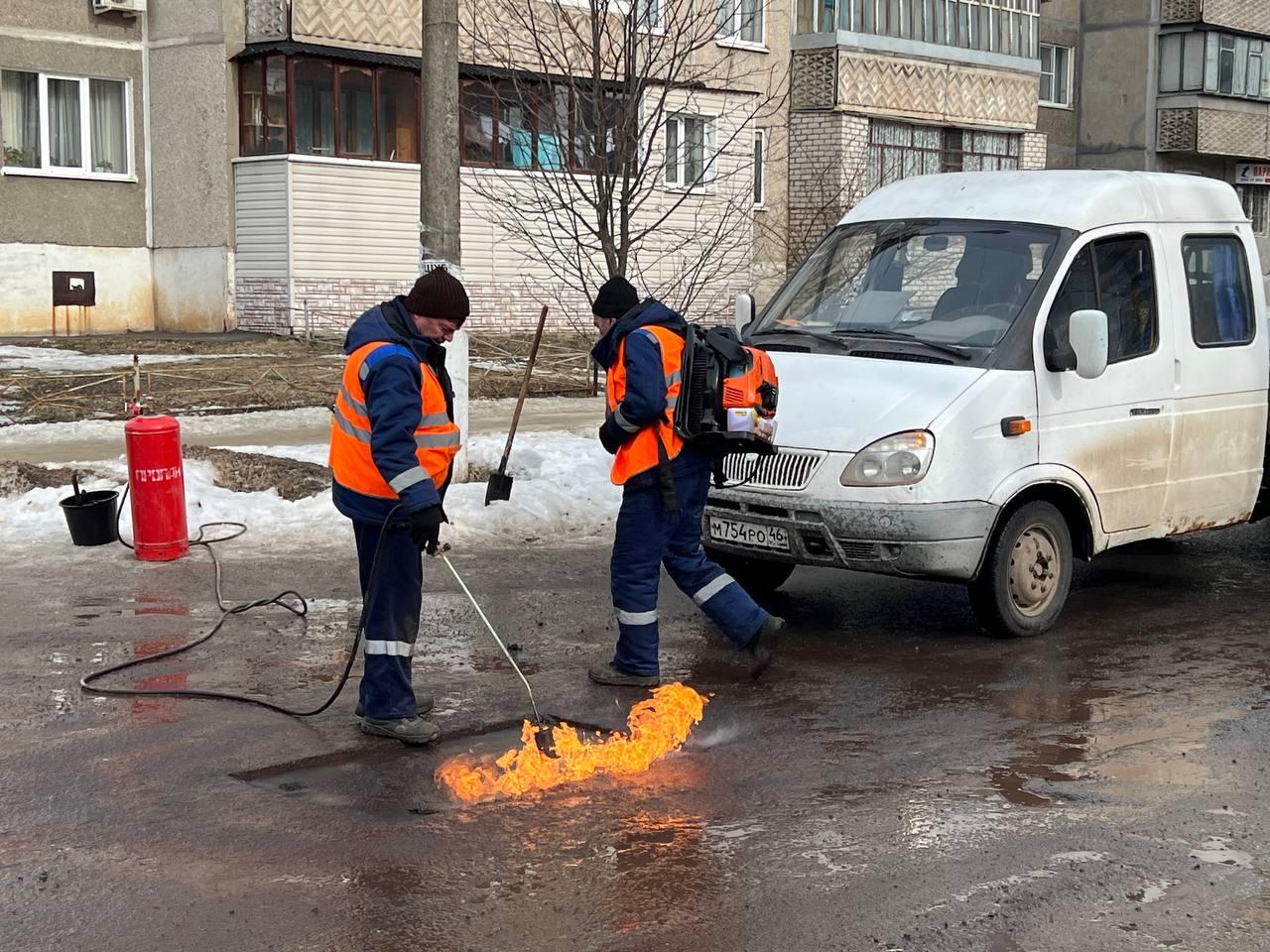 Ямочный ремонт дорог в Железногорске выполняет Городская коммунальная служба