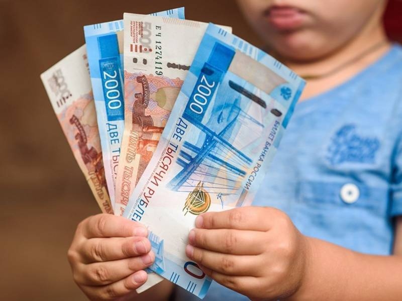 В Курской области с 1 мая стартует приём заявлений на новые выплаты для детей от 8 до 17 лет 