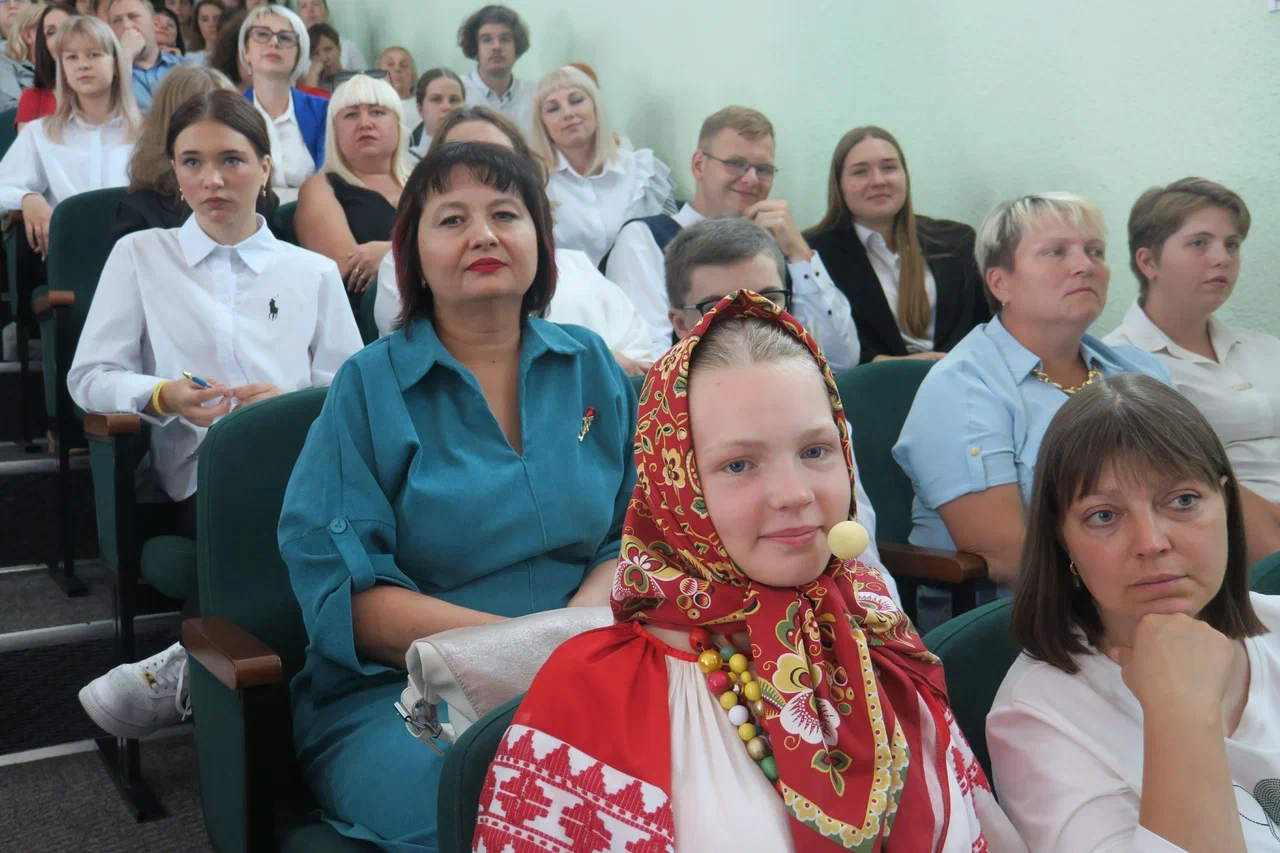 В Железногорске 78 победителей олимпиад и конкурсов получили муниципальные стипендии
