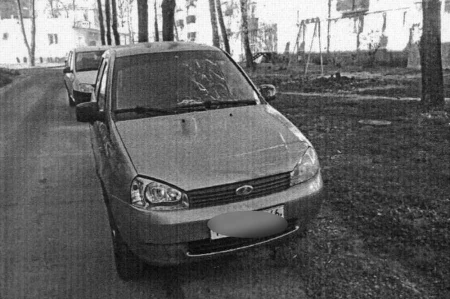 В Железногорске автомобилиста оштрафовали на 5 000 рублей за парковку на газоне