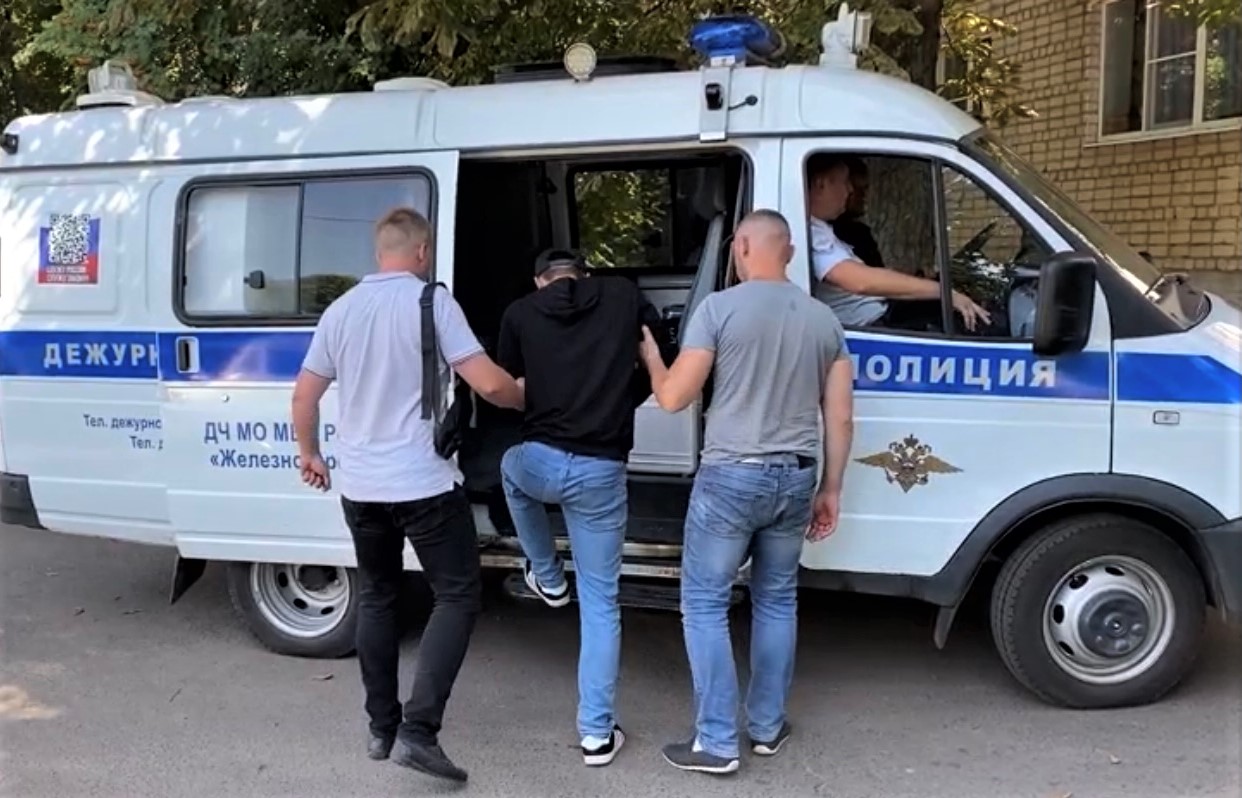«Успел проработать меньше недели»: в Железногорске с поличным задержали наркозакладчика