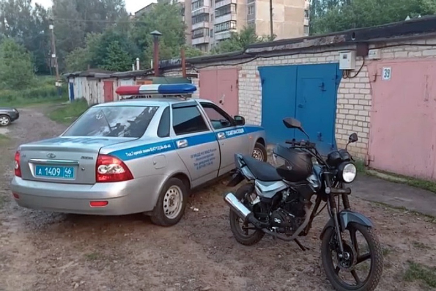 В Железногорске четверо несовершеннолетних мотоциклистов ездили без прав 