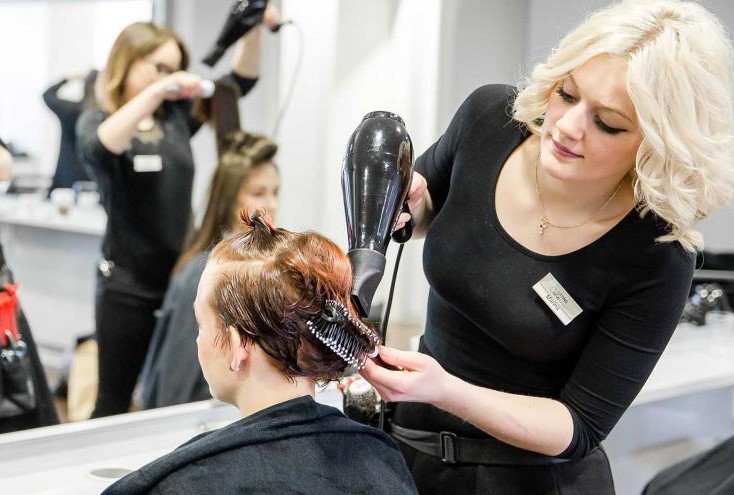 1 мая в Курской области вновь откроются парикмахерские и салоны красоты