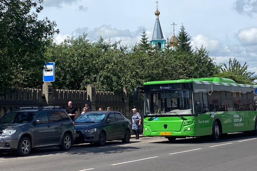 В Железногорске на улице Всесвятской появилась новая автобусная остановка 