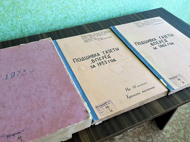 Про акценты и с акцентом: о чём писали железногорские советские газеты 