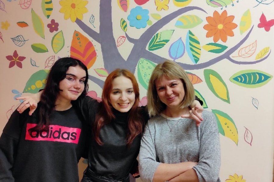 Студенты Железногорского художественного колледжа украсили детский сад № 1 