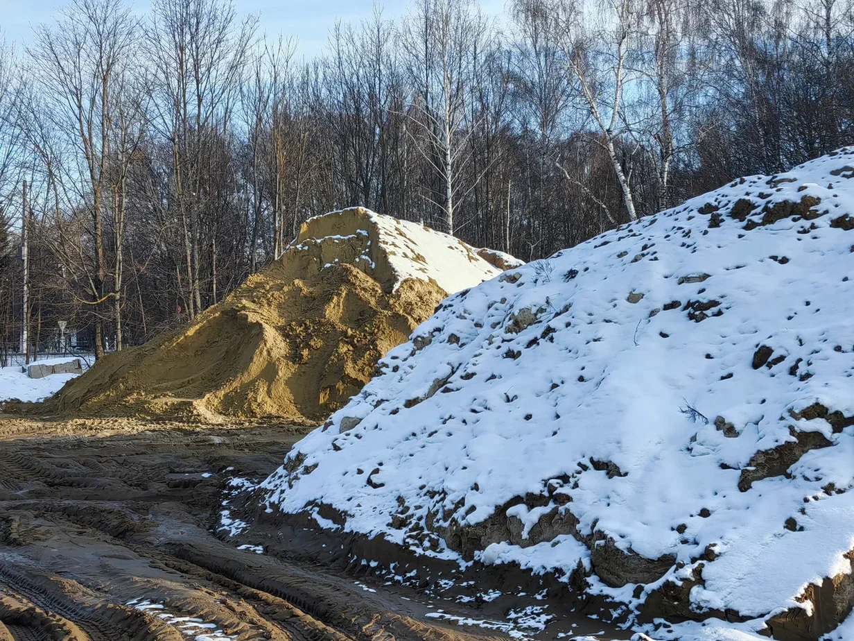 Песок, соль, реагент? Общественники проверили, чем посыпают железногорские дороги