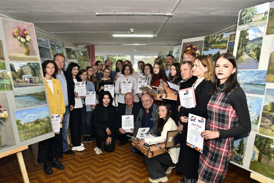 Гран-при международного пленэра достался студентке Железногорского художественного колледжа