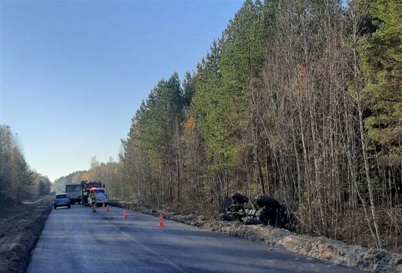 Под Железногорском опрокинулся трактор, а ГАЗель «врезалась» в КамАЗ