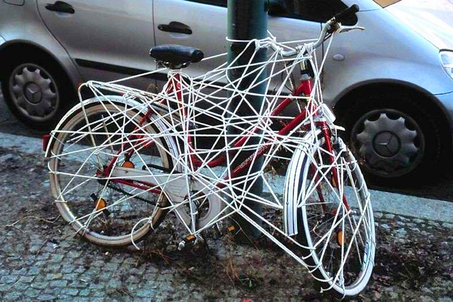 Необычные велосипеды. Противоугонка для велосипеда. Велосипед прикол. Изобретать велосипед. Прикольные велосипеды.