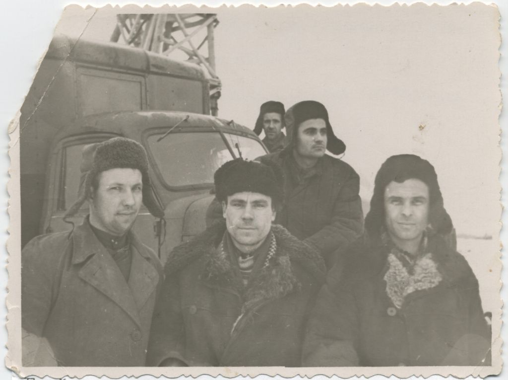 1950 справа- налево ШамшуринВИ КолотаевАЕ ПодпрятовИА МинаевАИ КостинВИ(члены Льговскоей геол эксп).jpg