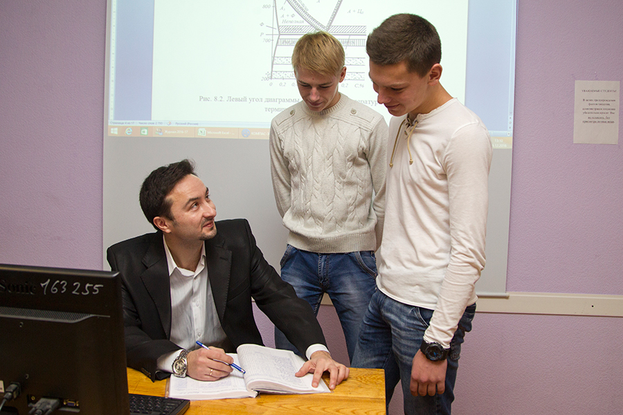 Педагогический труд молодого преподавателя ЖГМК Арсения Коробова отмечен премией Металлоинвеста