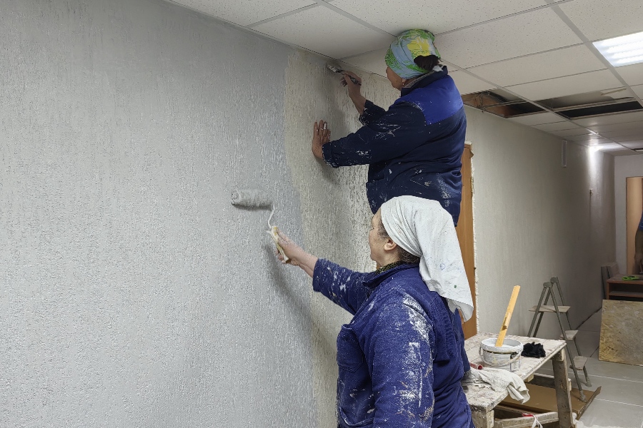 Ремонт ведут специалисты городской коммунальной службы.jpg