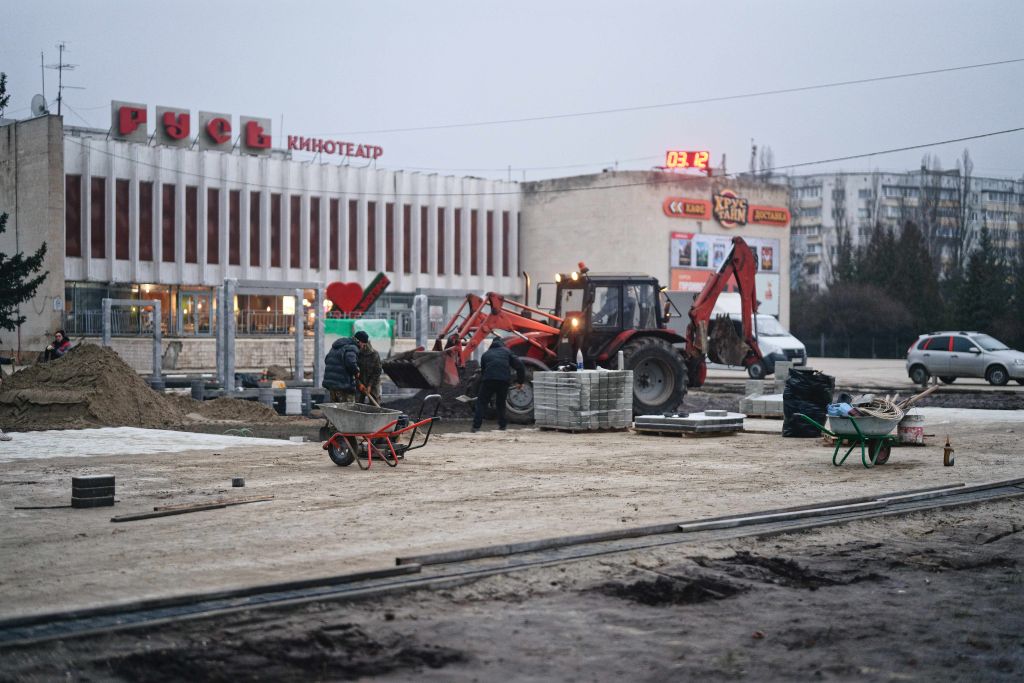 площадь у кинотеатра Русь.jpg