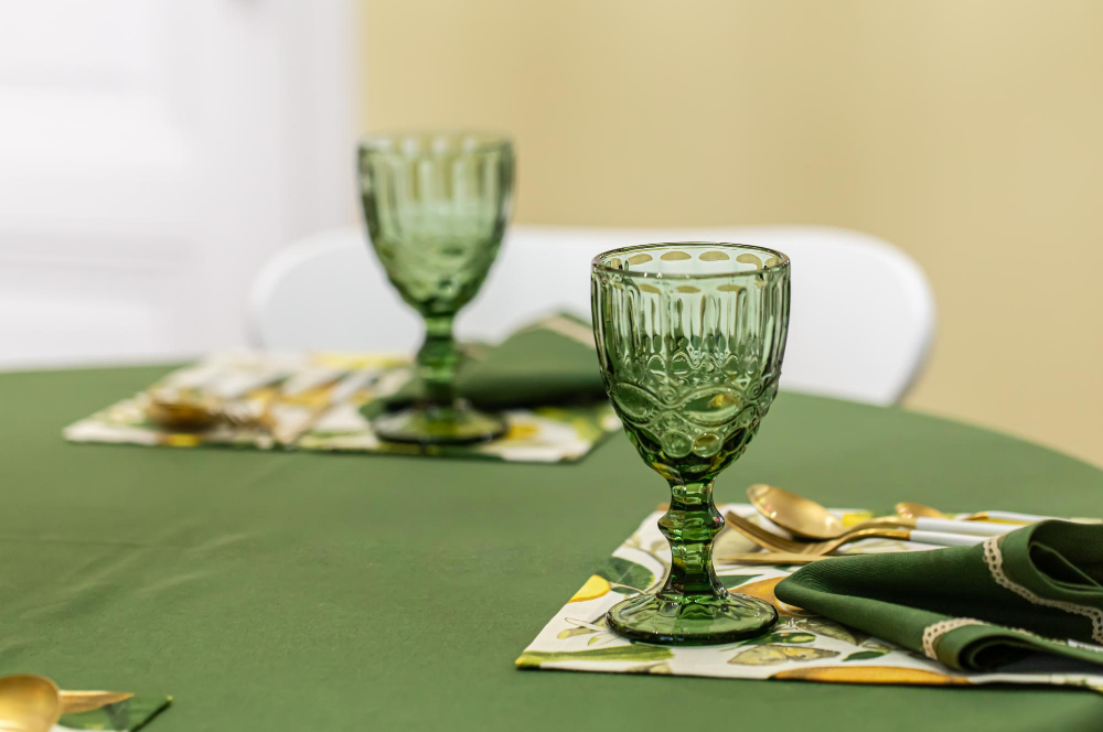 dinner-table-setting-idea-with-textured-green-glass-goblets.jpg