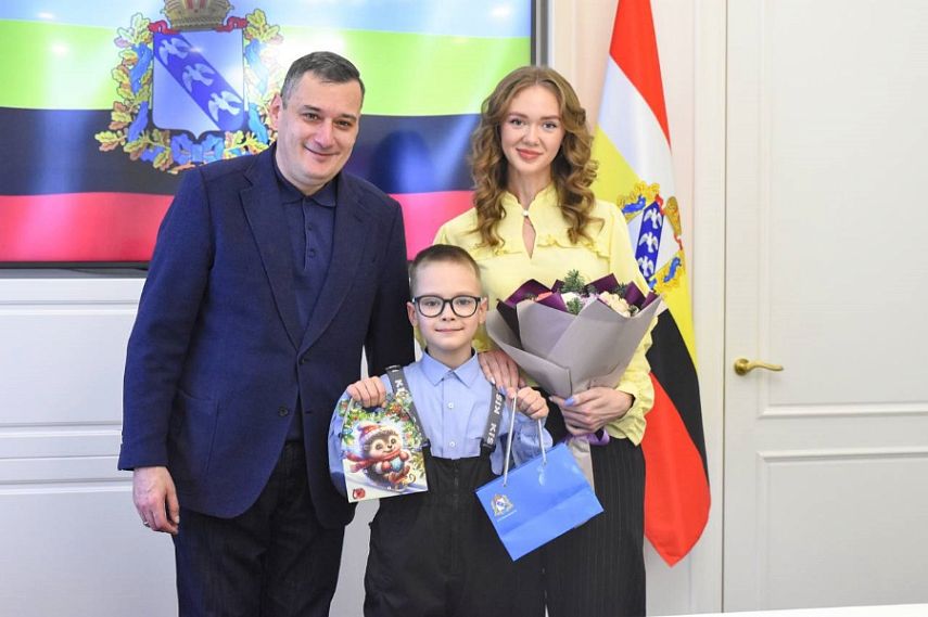 Александр Хинштейн исполнил новогоднее желание 6-летнего Миши Шулики из Железногорска