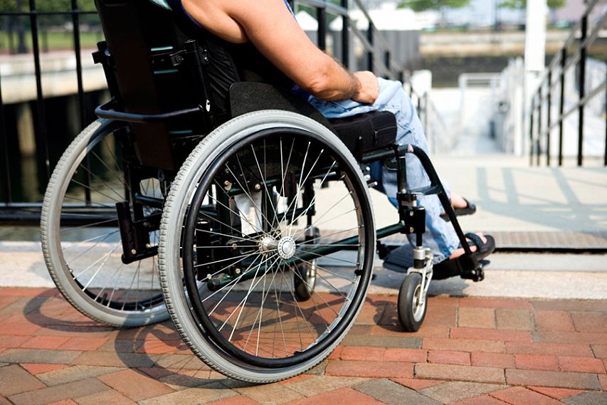 В Курской области направят 335 миллионов рублей на обеспечение инвалидов техническими средствами реабилитации 
