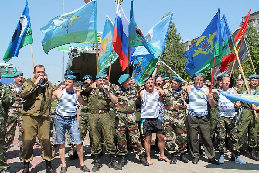 День ВДВ в Железногорске: десантники и их семьи отмечают 87-летие элитных войск