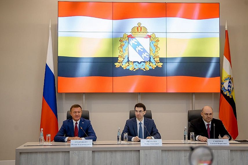 Полномочный представитель президента в ЦФО Игорь Щёголев представил врио губернатора Курской области 