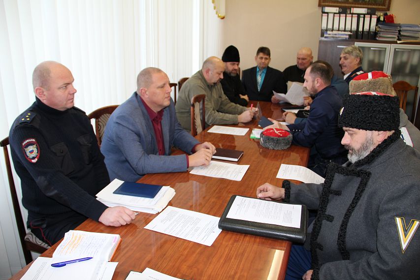 В Железногорске прошла встреча казачьих атаманов с представителями городской власти
