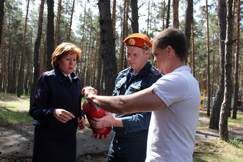 Спасатели проверяют детские оздоровительные лагеря Курской области
