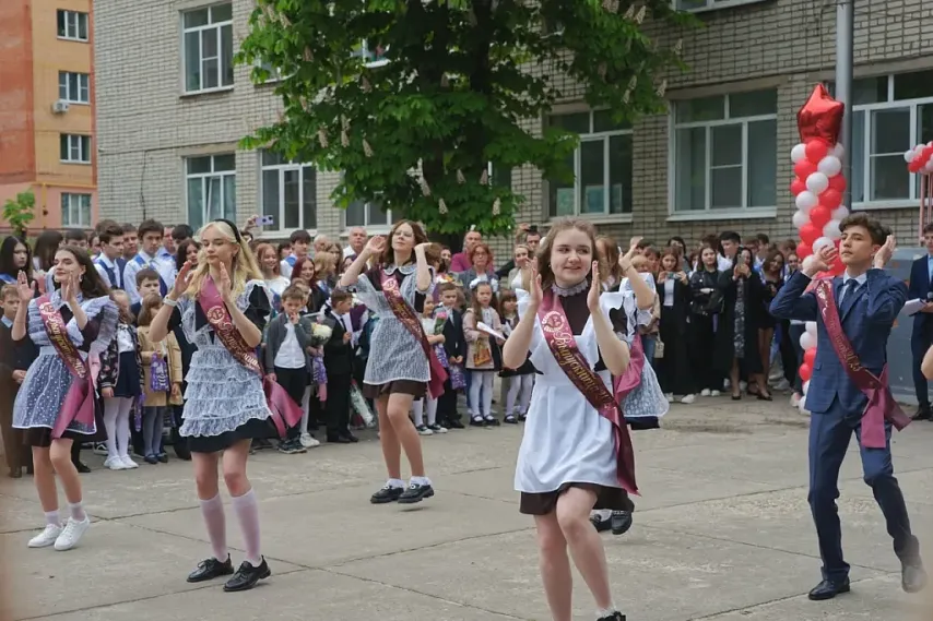 Почти ровесница города: школа № 3 отметила 65-летие