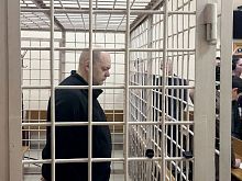 Осуждённый экс-губернатор Курской области Смирнов работает в колонии портным за 5 тыс. рублей