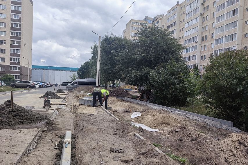 В Железногорске вскрылись недочёты в благоустройстве двора на федеральные деньги