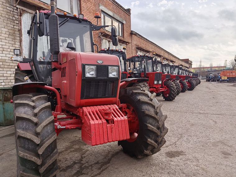 Администрация Железногорска купила тракторы для уборки дорог