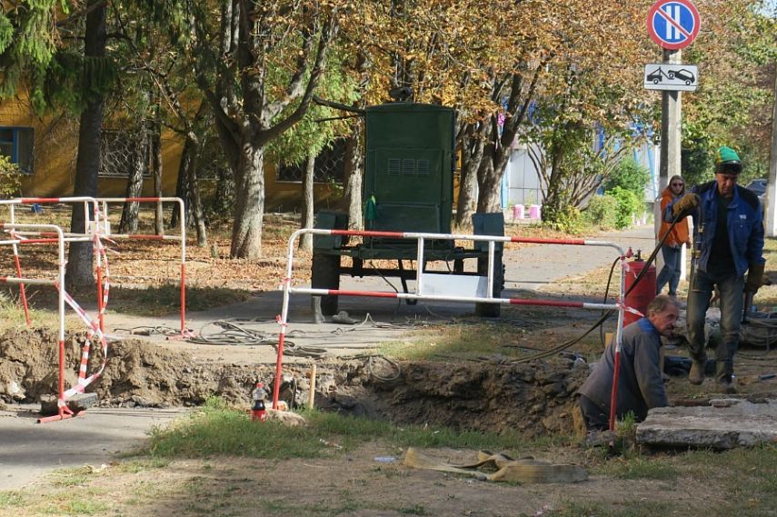 В преддверии отопительного сезона в Железногорске продолжают устранять порывы