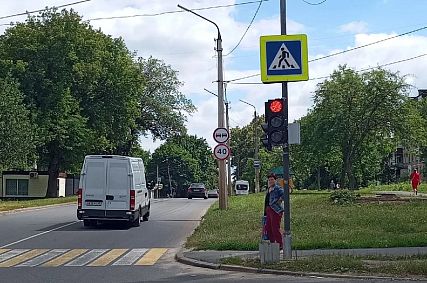 В Железногорске появился первый светофор с кнопочным управлением