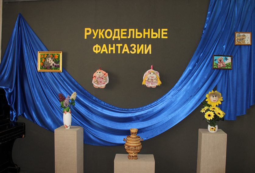 «Рукодельные фантазии»: в краеведческом музее открылась выставка железногорской мастерицы