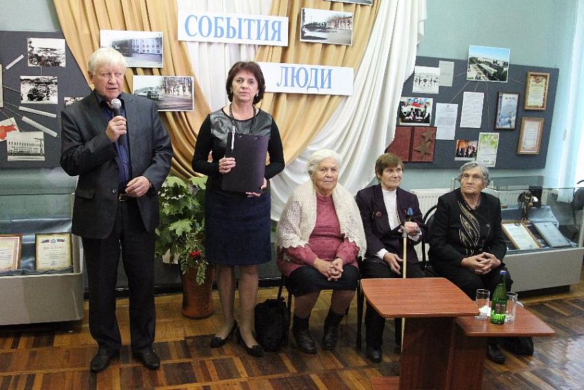 В краеведческом музее Железногорска открылась выставка «Город. События. Люди»