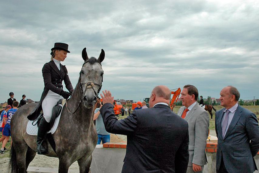В Курске заложили первый камень в строительство конно-спортивной школы